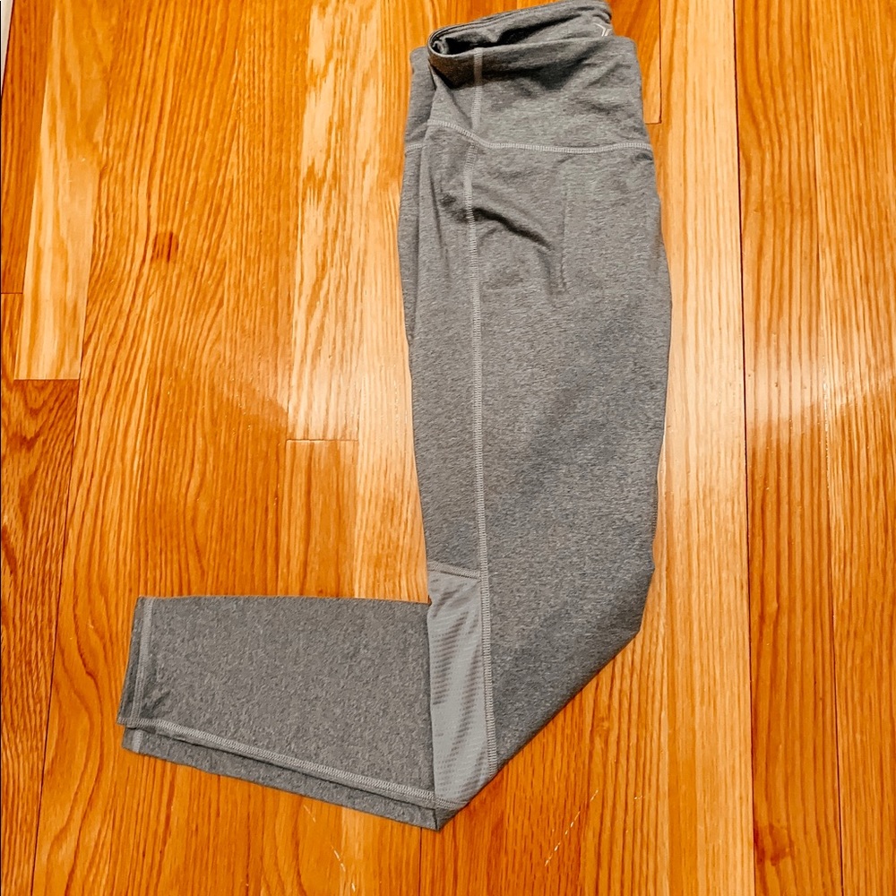 🎉HOST PICK🎉Old navy mid rise workout leggings